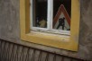 Baustellenschild im Fenster